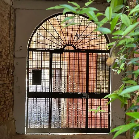 Magno Luxury Canal View